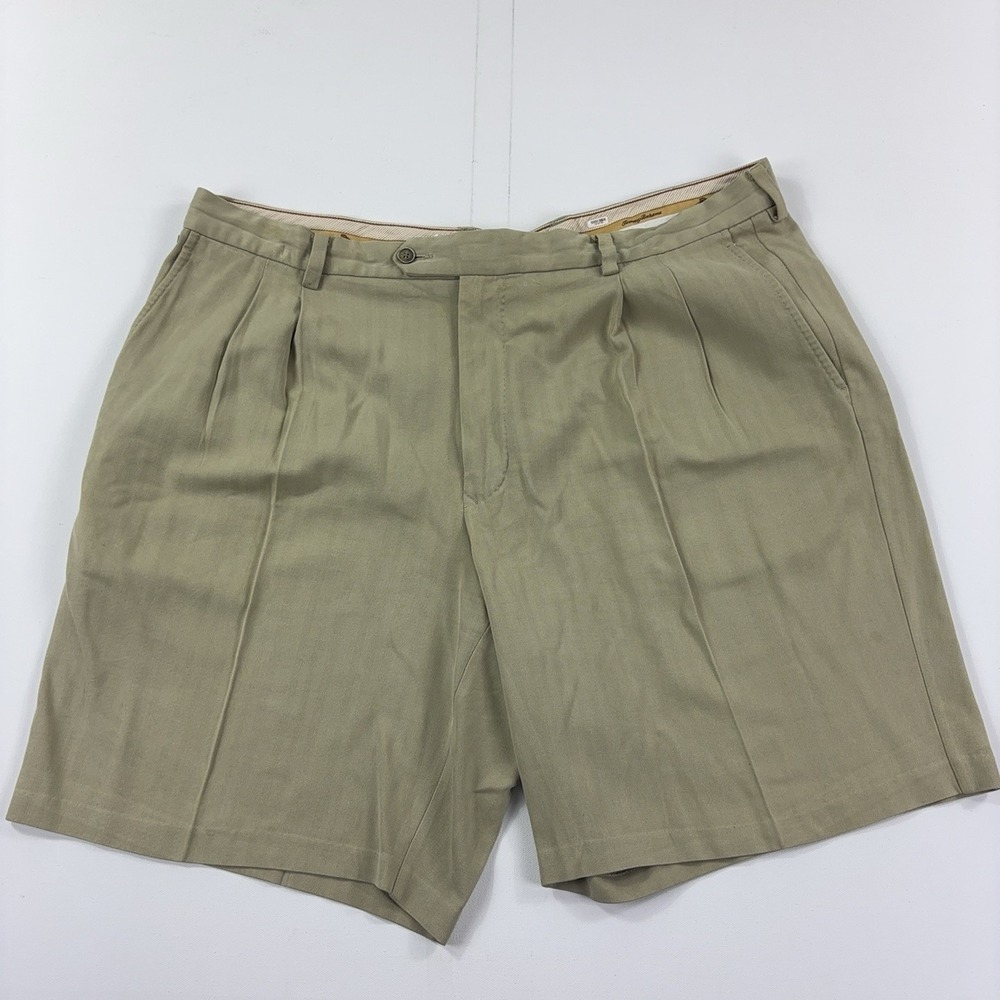 Tommy Bahama Shorts Mens 40 Beige Silk Blend Pleated Relaxed Chino 10 Inseam